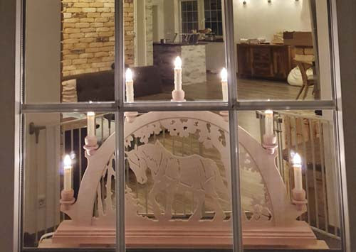 Original erzgebirgischer Schwibbogen / Lichterbogen mit Pferd - Kaltblut beim Holzrücken