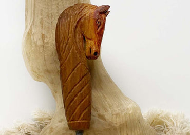Handgeschnitzter Hufkratzer aus Hartholz - No. 1 Unikat
