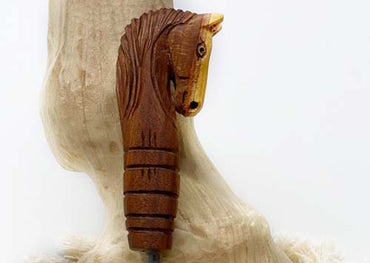 Handgeschnitzter Hufkratzer aus Hartholz - No. 3 Unikat