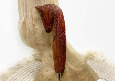 Handgeschnitzter Hufkratzer aus Hartholz - No. 8 Unikat
