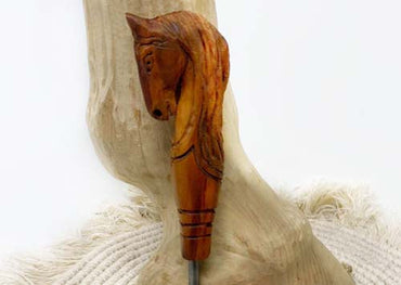 Handgeschnitzter Hufkratzer aus Hartholz - No. 9  Unikat