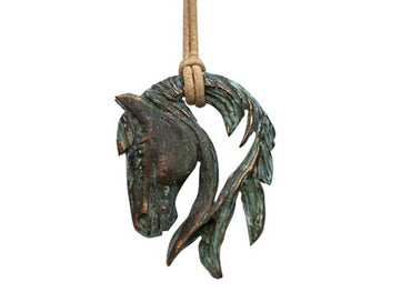 Pferdekopf-Anhänger aus Bronce mit Lederband
