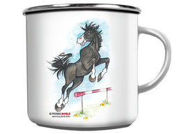 Weiße Emaille-Tasse mit Springpferd auf der Vorderseite und Spruch auf der Rückseite